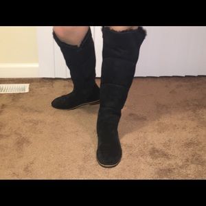 Lightly worn, tall UGG boots, so cute!!!
